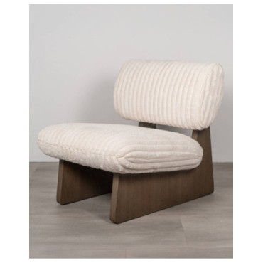Sillón Nilo moderno tapizado beige con base de madera