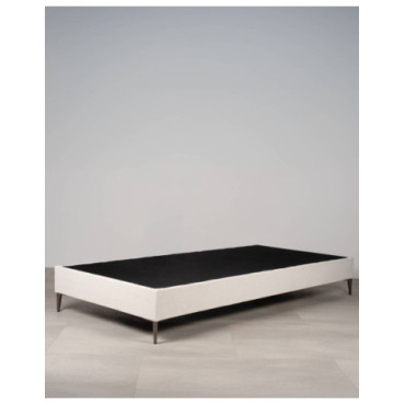 Base de cama Liria tapizada blanca con patas metálicas...
