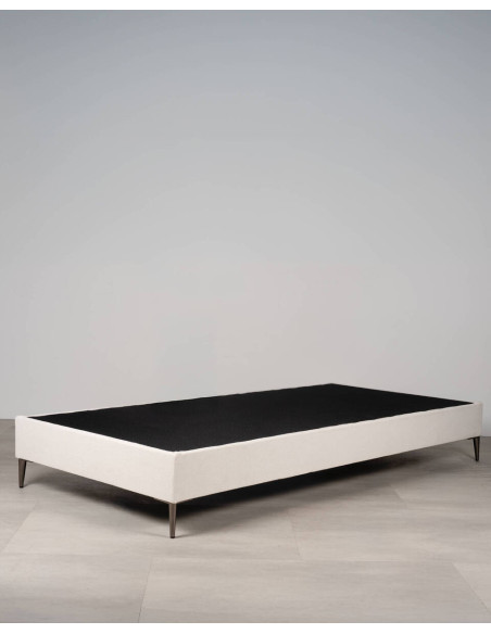 Base de cama Liria tapizada blanca con patas metálicas cromadas 90x200cm