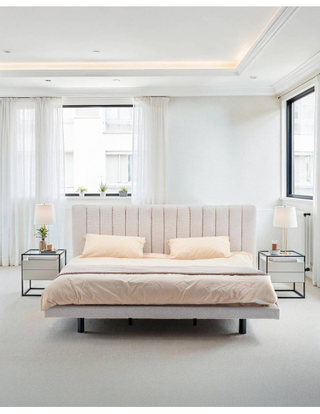 Cama Nara tapizada 180x200 cm con cabecero acolchado en boucle blanco roto