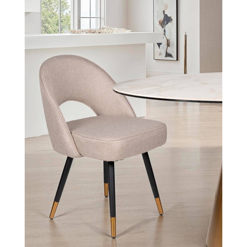 SILLA DE TEXTIL BEIGE OSCURO Y PATAS DE HIERRO NEGRO CON DETALLE DORADO 52x58x81cm