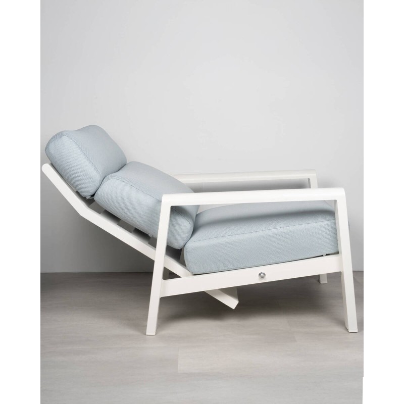 Sillón Santos aluminio blanco alto respaldo y cojines azules