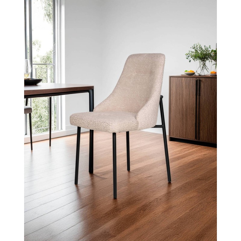 Silla lana de borreguito beige con patas de metal negro 50x55x86.5cm