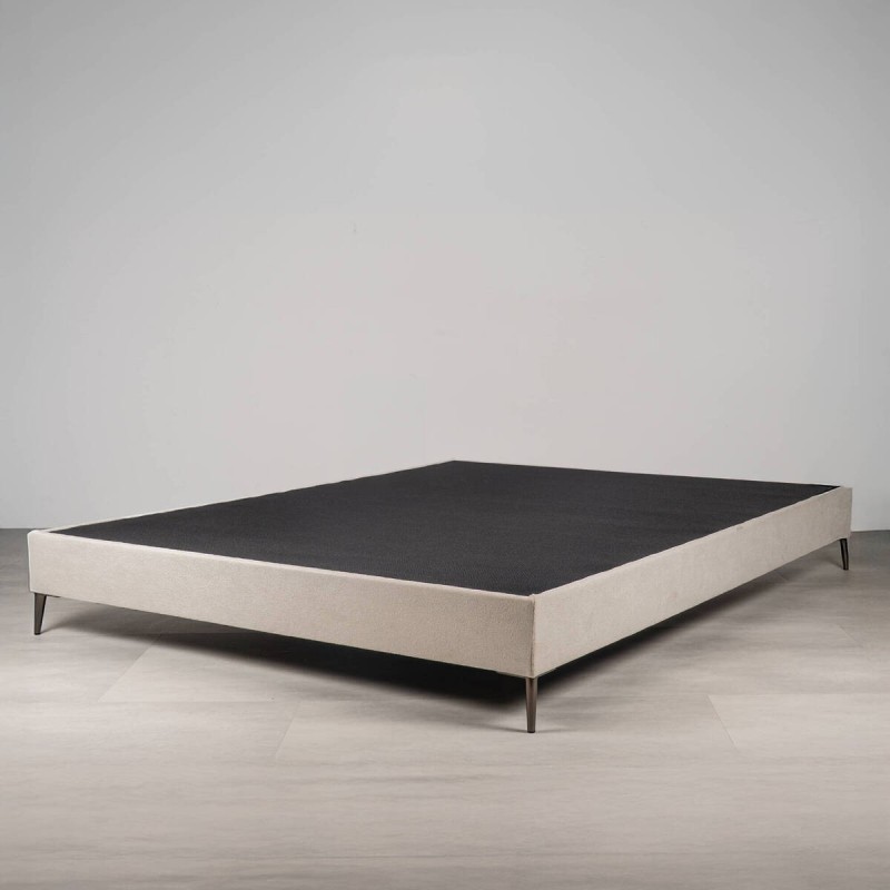 Base de cama doble tapizada color piedra 160x200 con patas cromadas