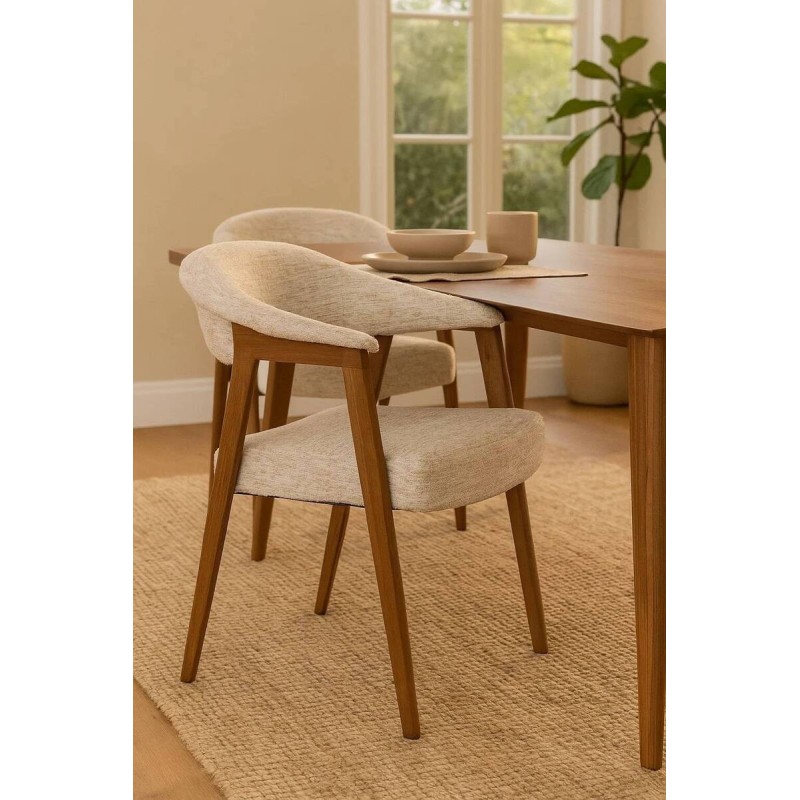 Silla de comedor Noor tapizada en tela beige con estructura de madera blanqueada