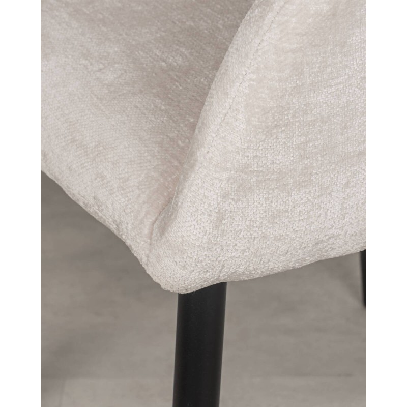 Silla Vera tapizada beige con brazos