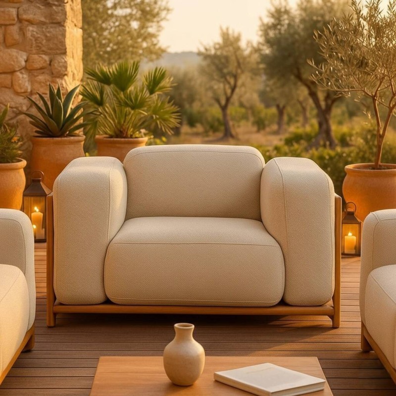 Butaca Aria tapizada con estructura de teca