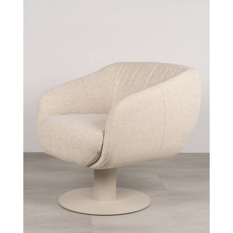 Butaca Luna tapizada en tejido beige