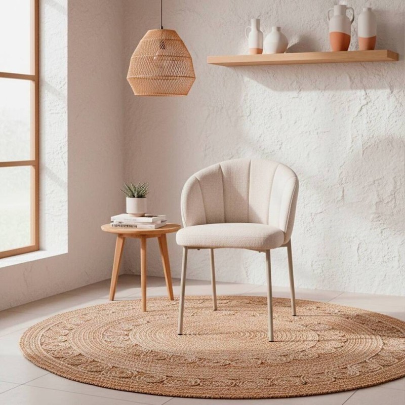 Silla Numea tapizada beige con patas metálicas