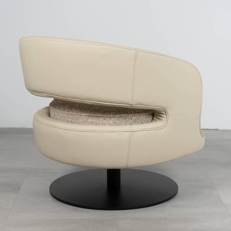 Sillón giratorio Vanto tapizado en piel sintética beige