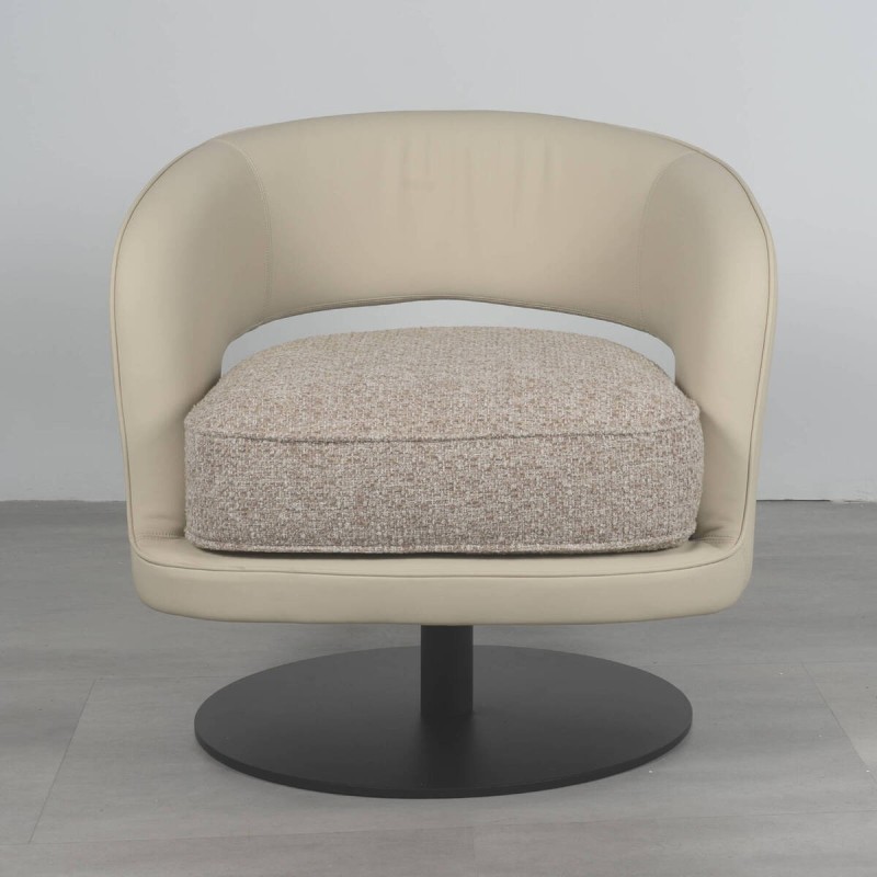 Sillón giratorio Vanto tapizado en piel sintética beige