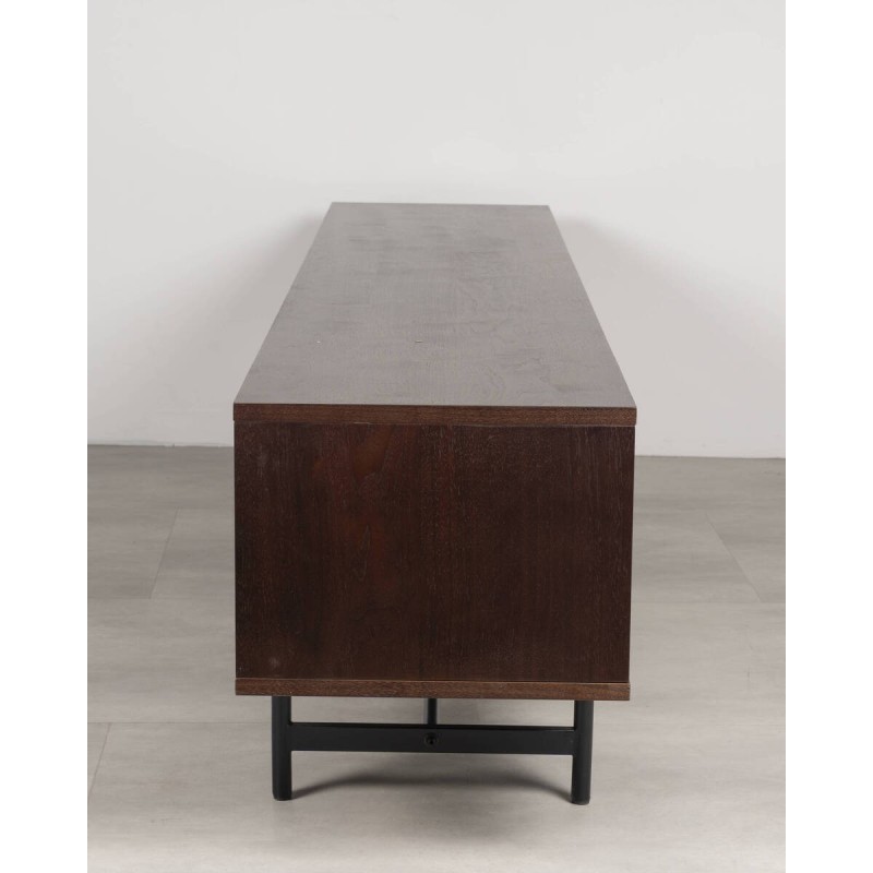 Mueble Boreal TV en nogal oscuro con frente tallado 210x40x50 cm