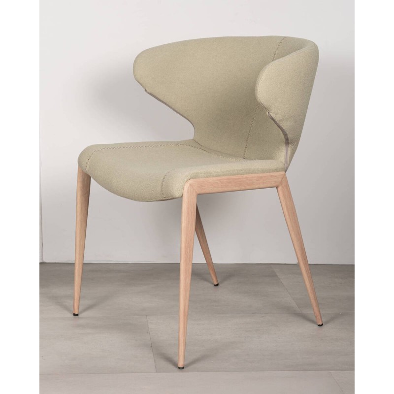 Silla de comedor Lilo tapizada con patas metálicas en color madera