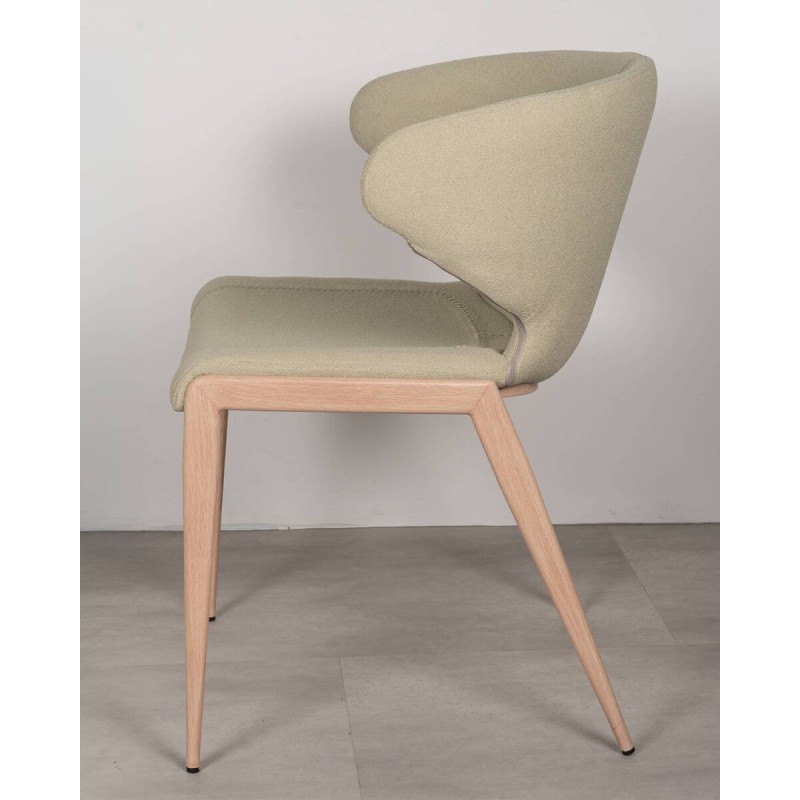 Silla de comedor Lilo tapizada con patas metálicas en color madera
