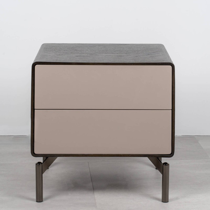 Mesita de noche Nox en madera oscurecida con cajones gris lacado