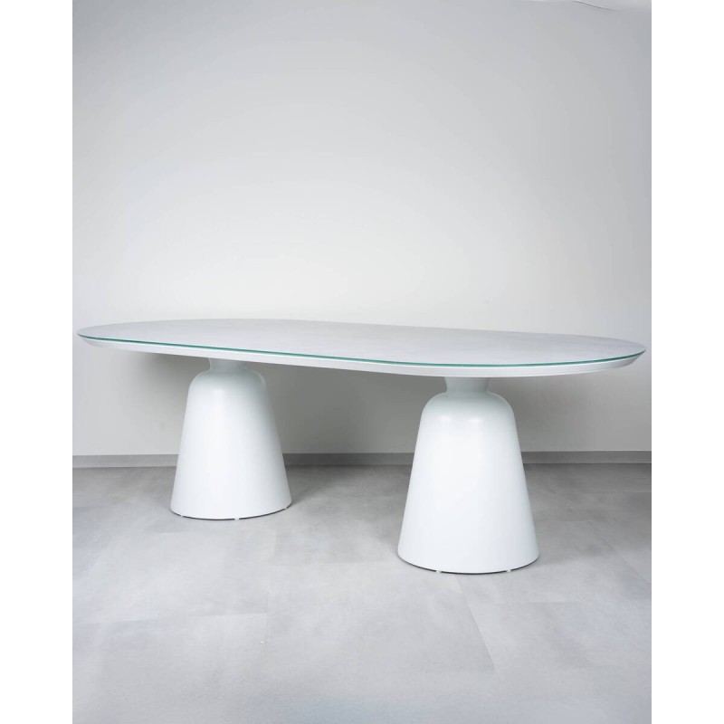 Mesa de comedor de terraza Eclipse ovalada con tapa de cristal cerámico