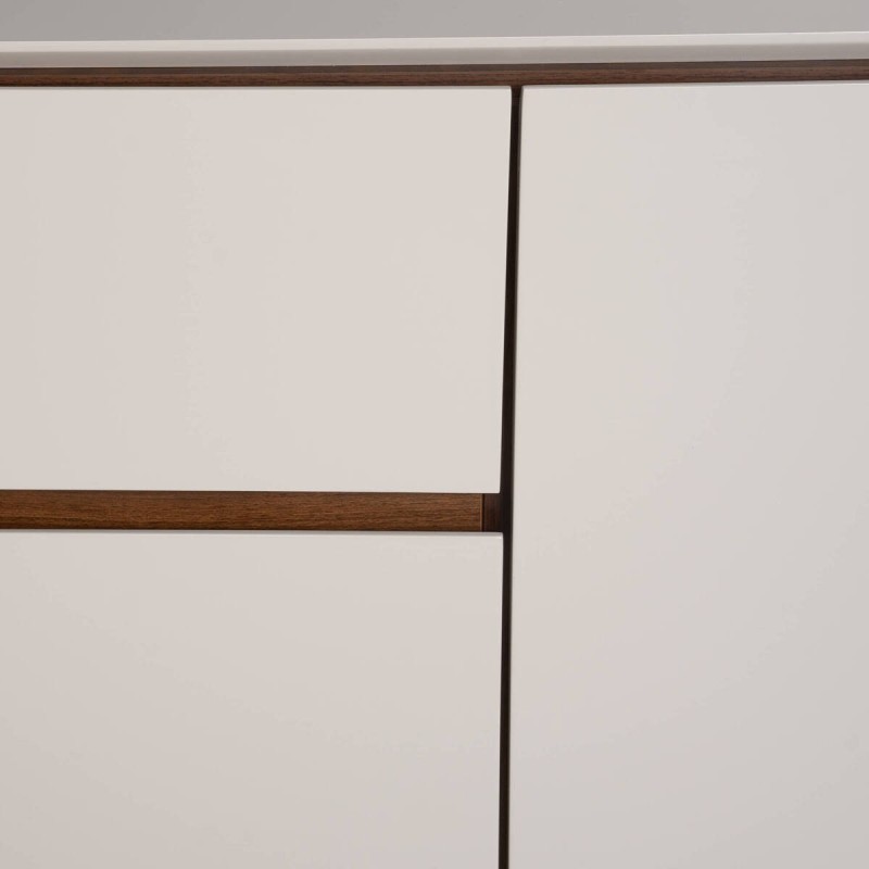 Aparador lacado beige con detalles en nogal 184x41.5x81cm