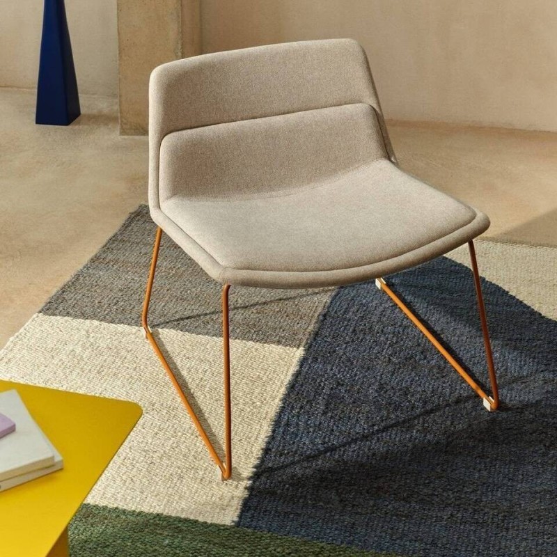 Butaca zahara beige y patas de acero acabado terracota 68x74x69cm