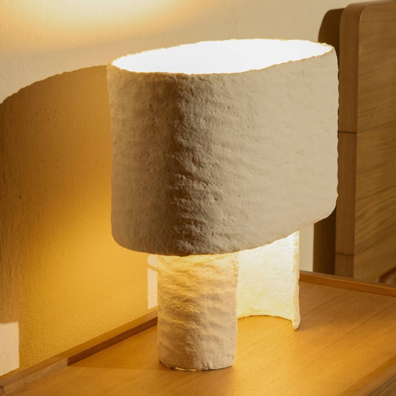 Lámpara Bedala de mesa escultórica blanca texturizada