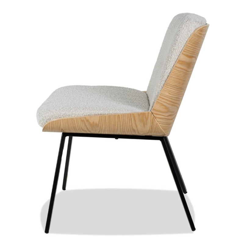 Silla de comedor Vonn con patas negras y respaldo de madera curvada
