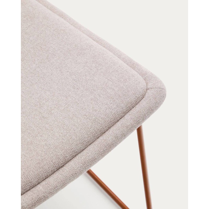 BUTACA ZAHARA BEIGE Y PATAS DE ACERO ACABADO TERRACOTA 68x74x69cm