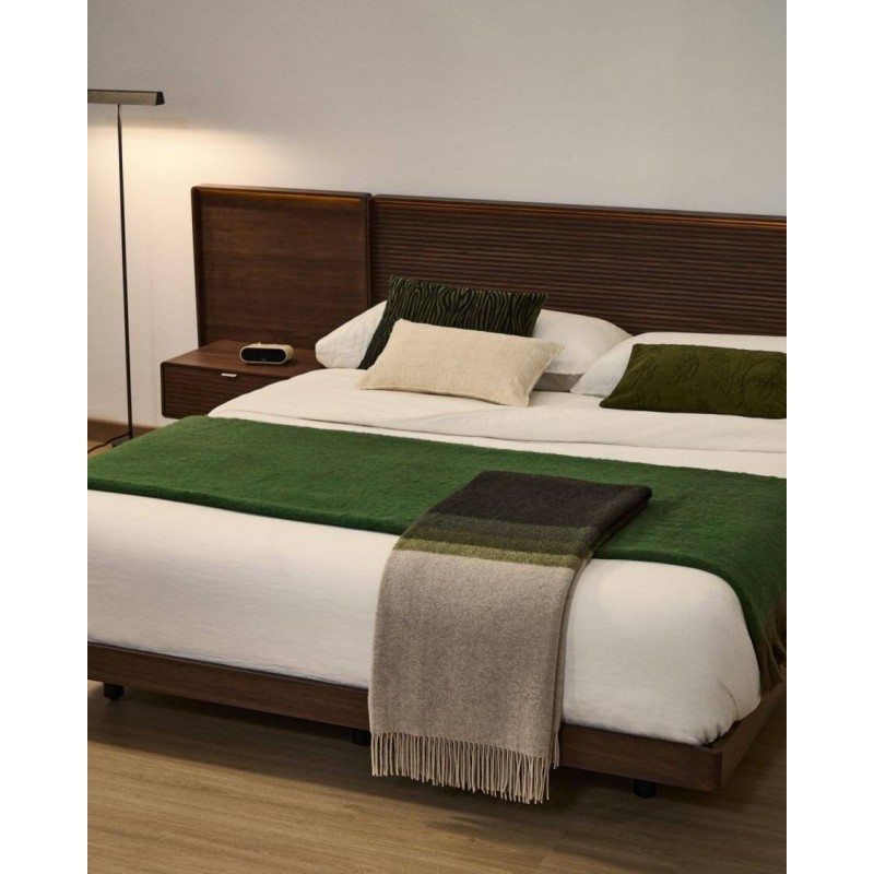 Cama Norlen con 2 mesitas de noche de chapa de nogal con acabado oscuro y luz LED para colchón de 180 x 200 cm FSC Mix Credit