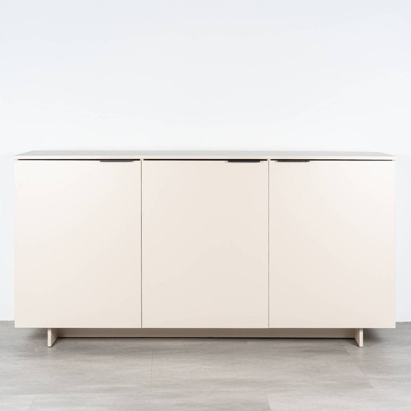 Aparador 180 cm marfil con tirador integrado