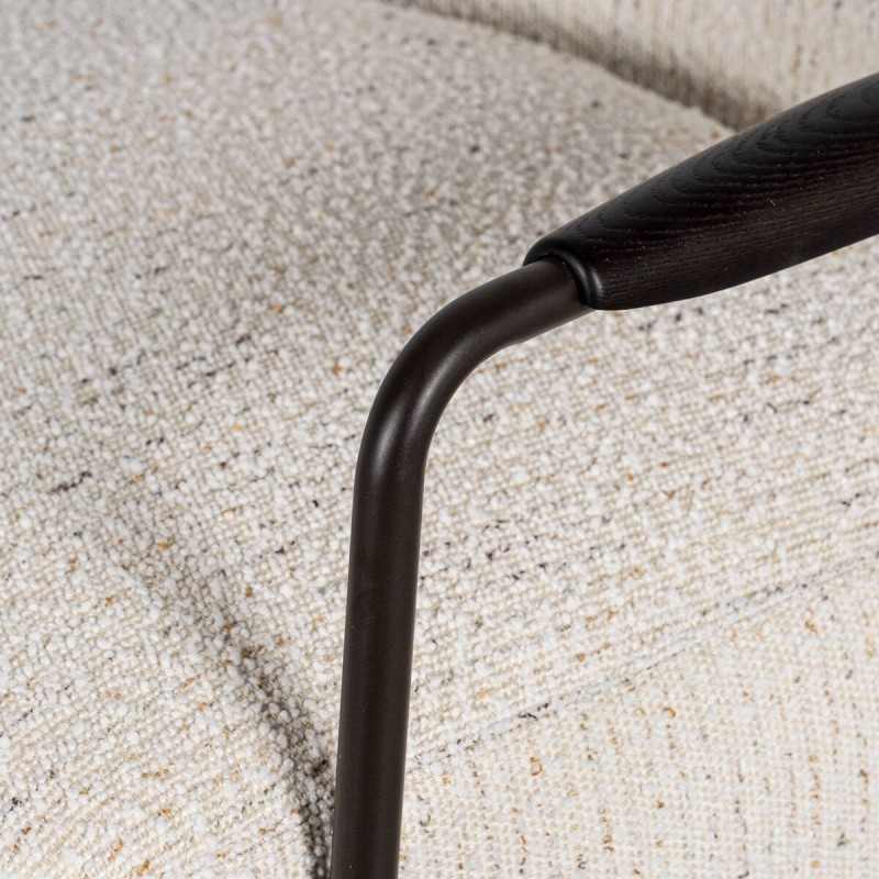 Sillón Sahel Tapizado en Bouclé Blanco y reposabrazos de Nogal