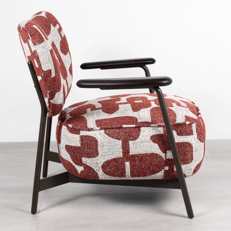 Sillón Otranto Tapizado en Bouclé Rojo con Estampado Geométrico