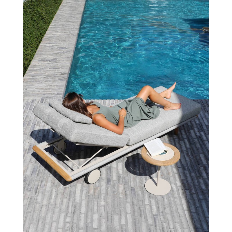 Tumbona de exterior Heat aluminio y teca, cojines Sunproof + funda