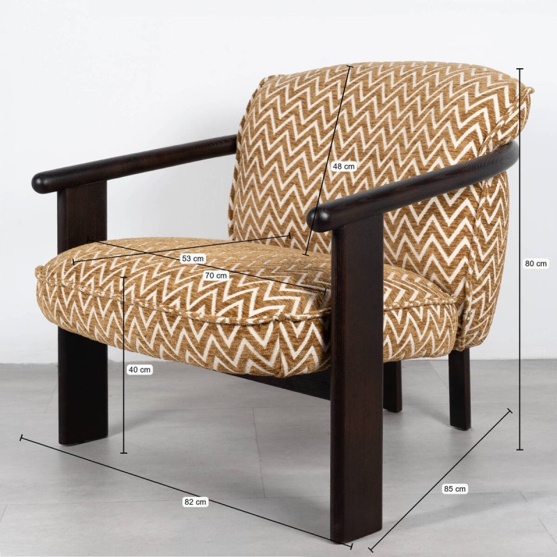 Sillón Safi Tapizado en Chenilla Mostaza con Estructura de Madera Wengué