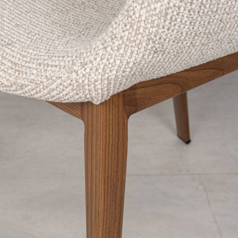 Silla de Comedor Maroni Tapizada en Beige y Patas de Metal acabado Madera