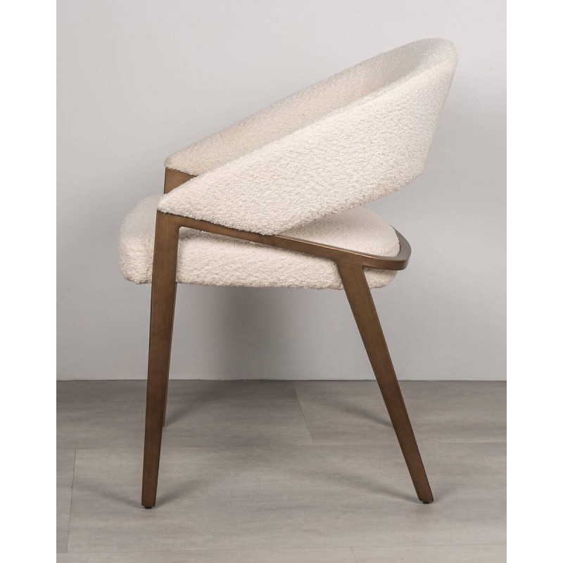 Silla Amara bouclé beige con patas en bronce cepillado