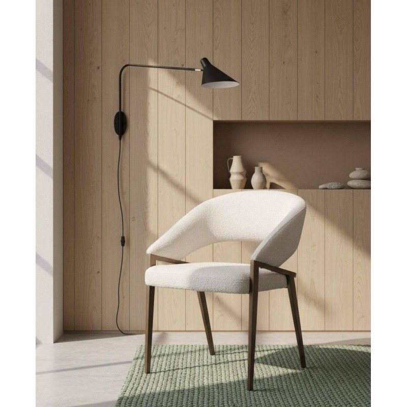 Silla Amara bouclé beige con patas en bronce cepillado