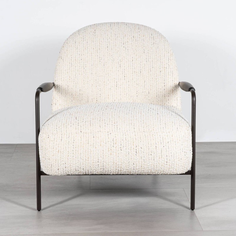 Sillón Sahel Tapizado en Bouclé Blanco y reposabrazos de Nogal