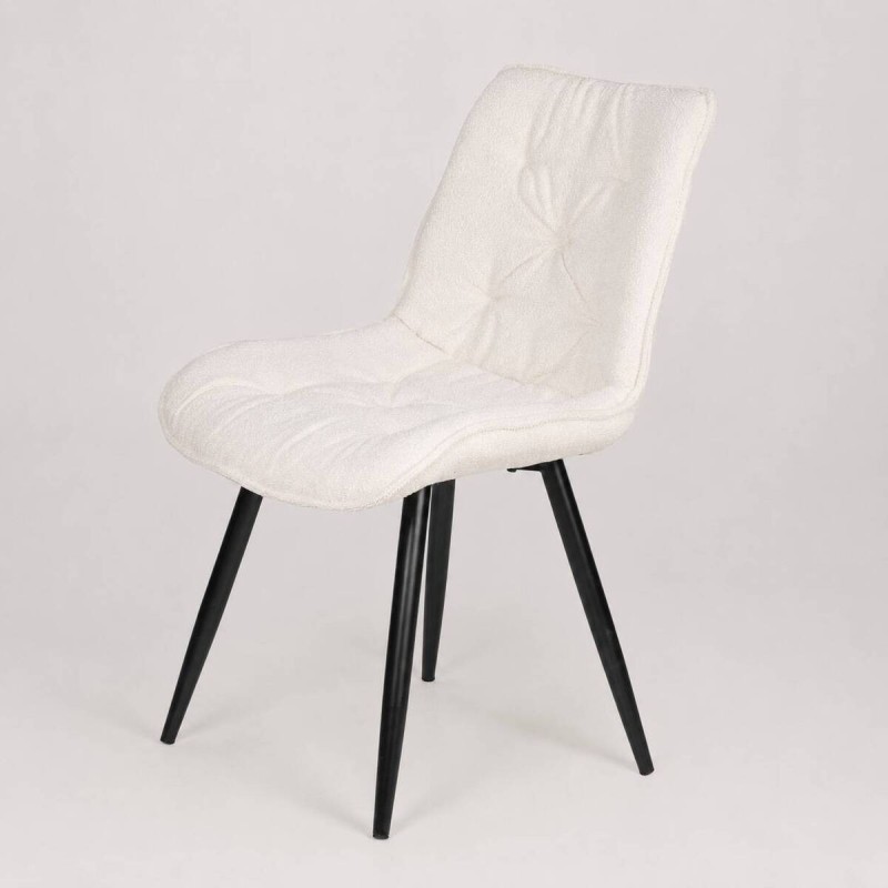 Silla de borreguillo color crema y patas de metal negro 52x60x89cm