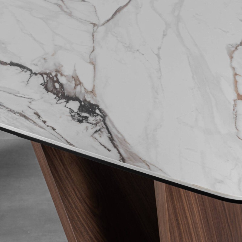 Mesa de comedor extensible Ventum en cerámica blanca y madera nogal