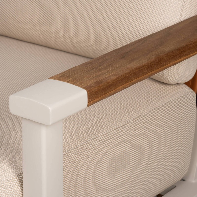 Sillón Rio de exterior de aluminio beige y madera de teca con respaldo de polipiel