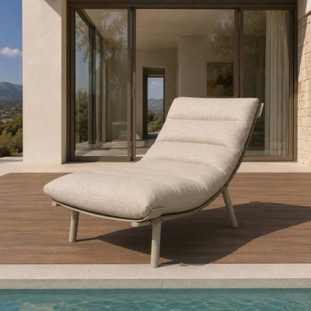 Sillón lounge Arrel de exterior con estructura de aluminio y cojín Glacier