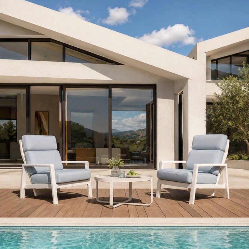 Sillón Santos aluminio blanco alto respaldo y cojines azules