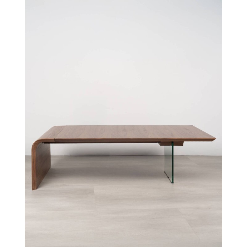 Mesa de centro Adriana de nogal y cristal templado · Diseño curvado y moderno