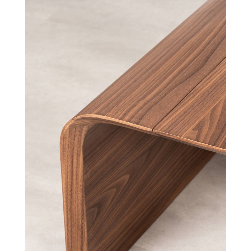 Mesa de centro Adriana de nogal y cristal templado · Diseño curvado y moderno