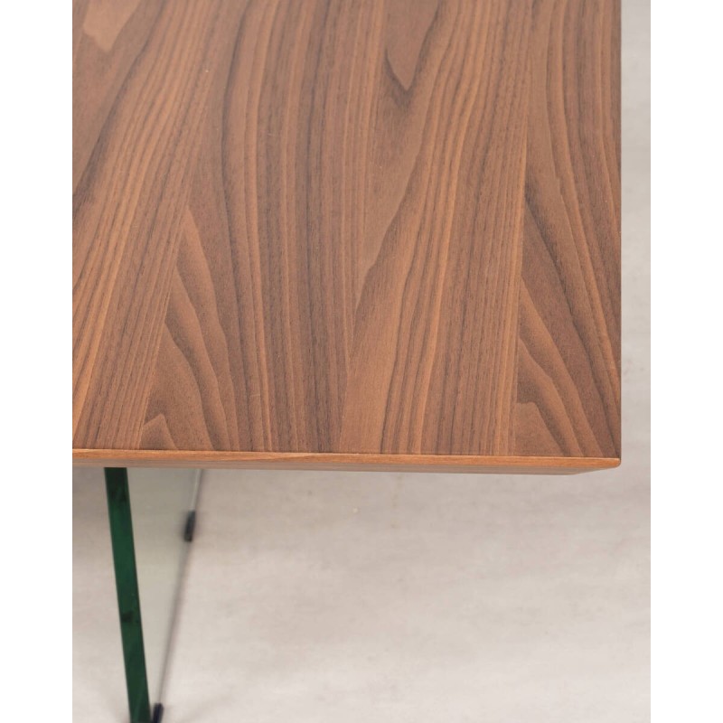Mesa de centro Adriana de nogal y cristal templado · Diseño curvado y moderno