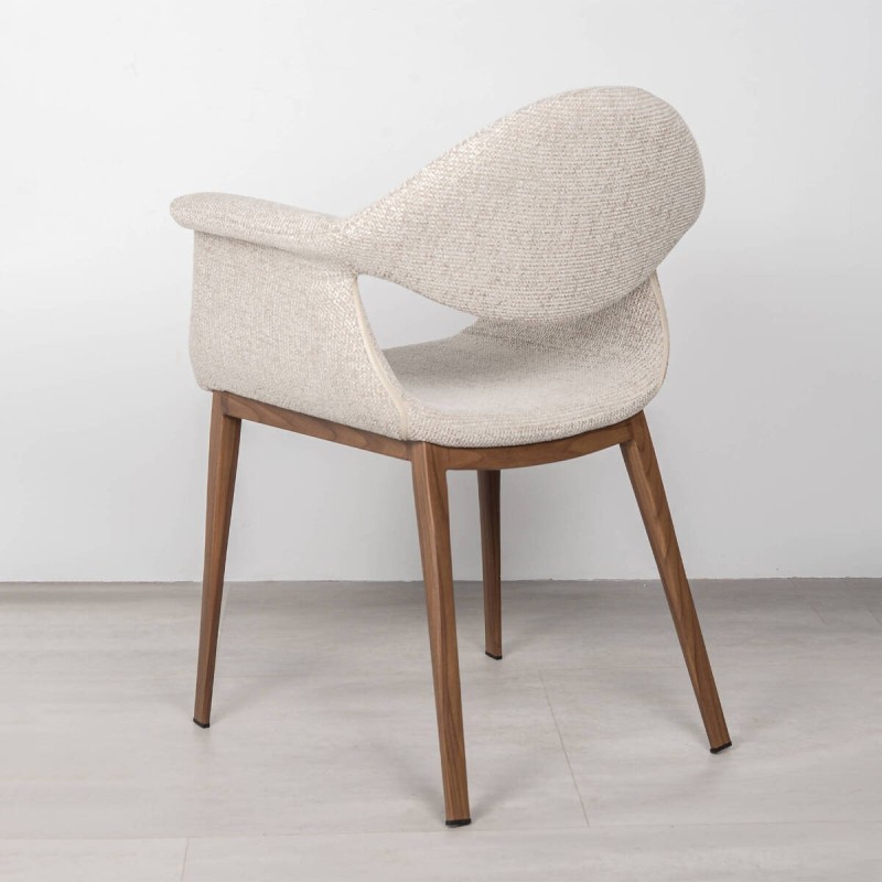 Silla de Comedor Maroni Tapizada en Beige y Patas de Metal acabado Madera