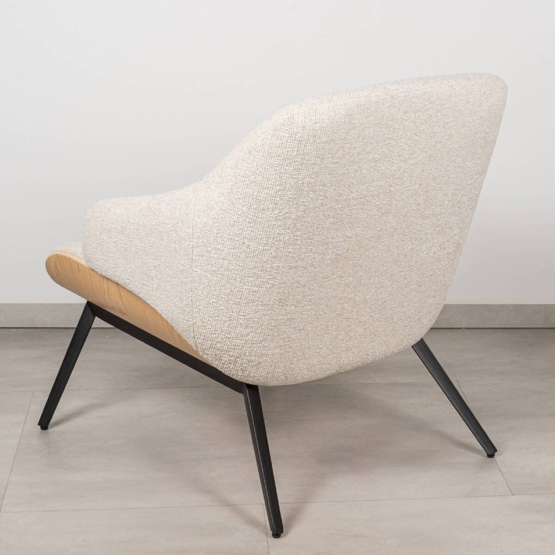 Sillón Cozy Tapizado en Bouclé Crema con Base de Roble Natural y Patas Negras