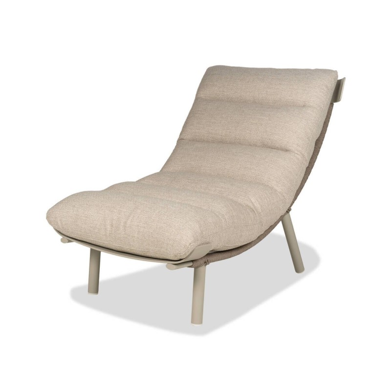 Arrel outdoor lounge chair with aluminum frame and Glacier cushion