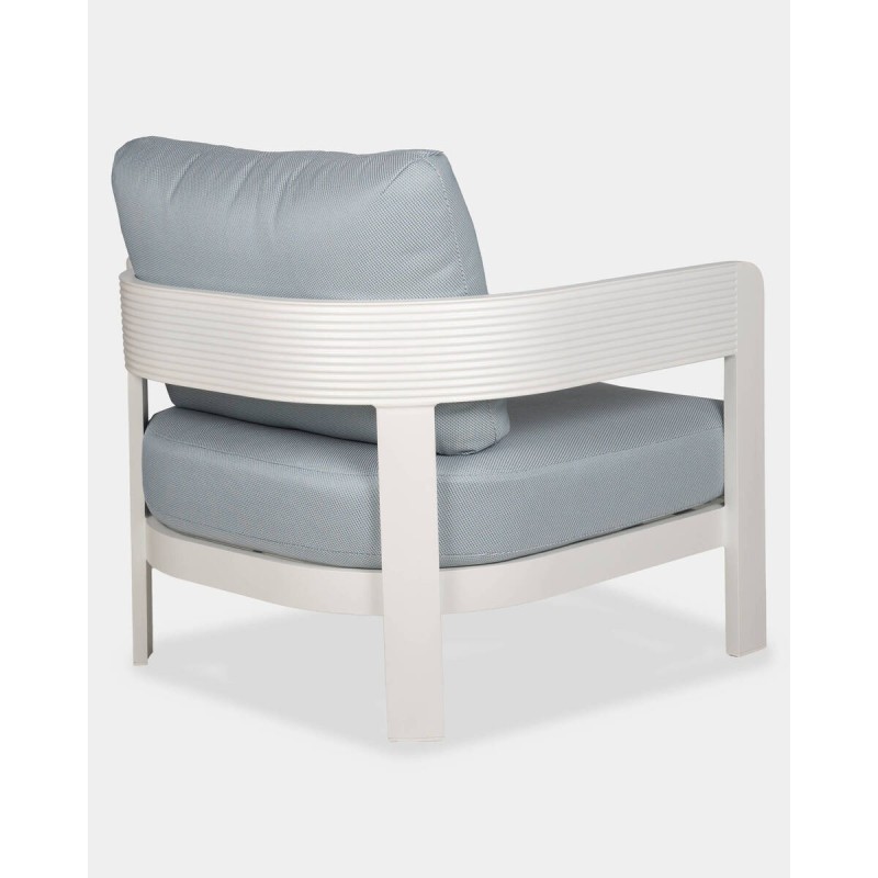 Sillón ripple de aluminio blanco y cojines azules 80x75x78cm