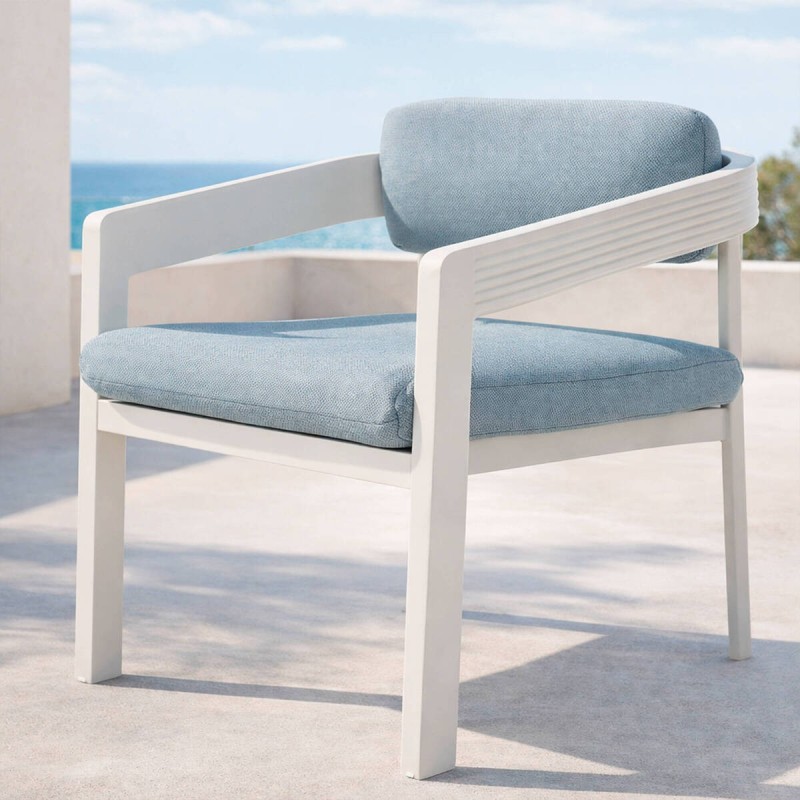 Silla ripple de aluminio blanco y cojines azules 55x55x77cm