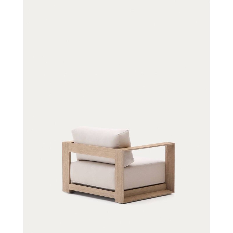 Sillón ambra de madera maciza de acacia con acabado claro