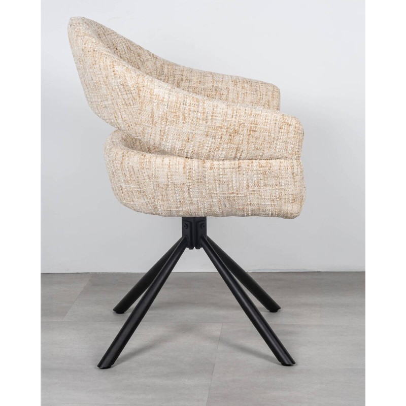 Silla giratoria 180° tapizada en bouclé color arena con patas metálicas negras | Muebles Benítez